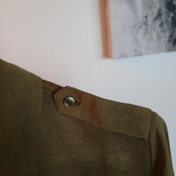 Massimo Button Down Front Blouse With Tab Sleeves, Olive Green, Size M - Picture 4 of 6